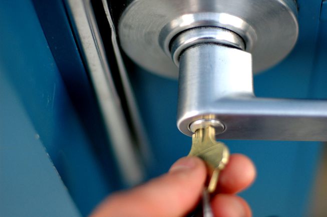Emergency locksmith manhasset
